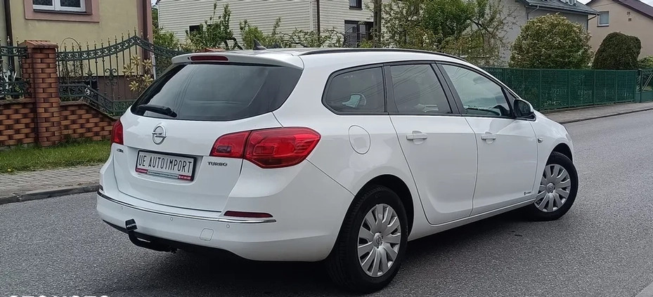 Opel Astra cena 28100 przebieg: 202000, rok produkcji 2013 z Staszów małe 154